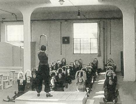 Ćwiczenia gimnastyczne w czasie przerw w pracy